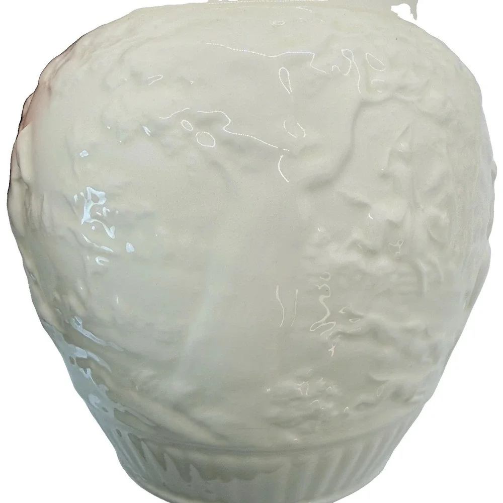 Wedgwood Devonshire Hunt Scene Vase Bas Relief Cream England 7in Vintage